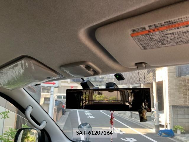 Toyota HIACE VAN 2016-09 7226217-20