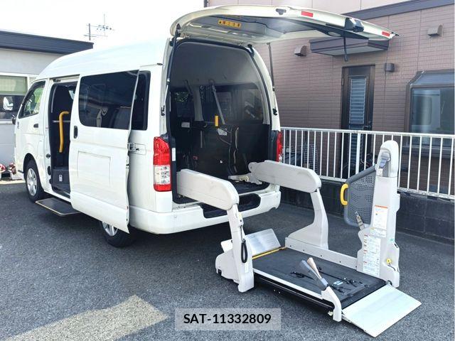 Toyota HIACE VAN 2018-04 7226226-2