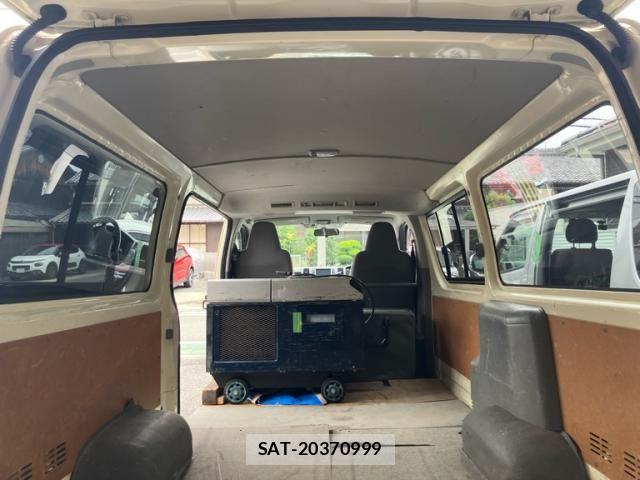 Toyota HIACE VAN 2004-09 7226201-11