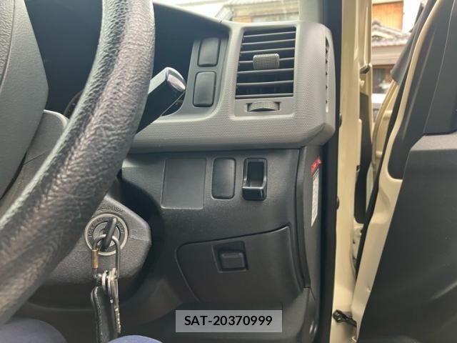 Toyota HIACE VAN 2004-09 7226201-13