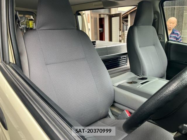 Toyota HIACE VAN 2004-09 7226201-8