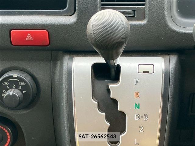 Toyota HIACE VAN 2014-04 7226214-15