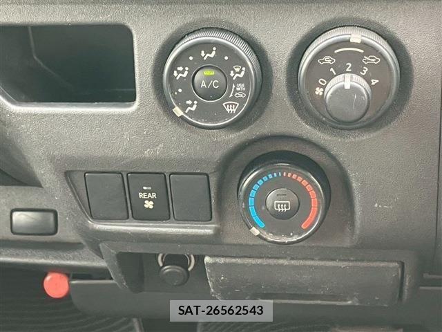 Toyota HIACE VAN 2014-04 7226214-16