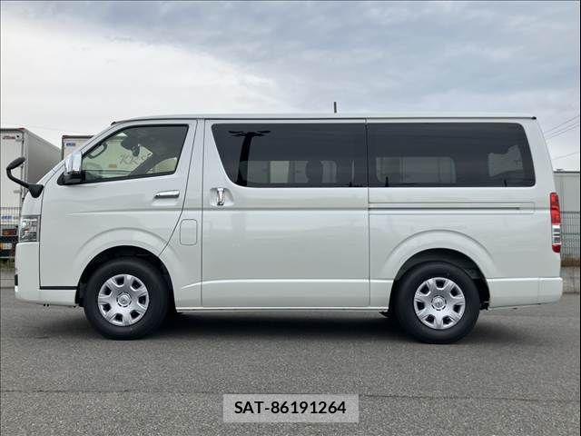 Toyota HIACE VAN 2026-03 7226276-13