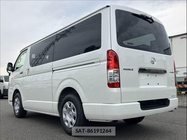 Toyota HIACE VAN 2026-03 7226276-15