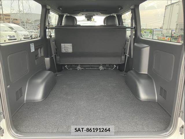 Toyota HIACE VAN 2026-03 7226276-19