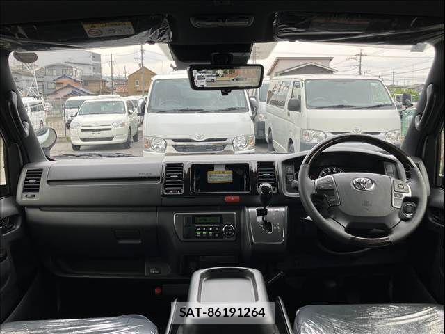 Toyota HIACE VAN 2026-03 7226276-3