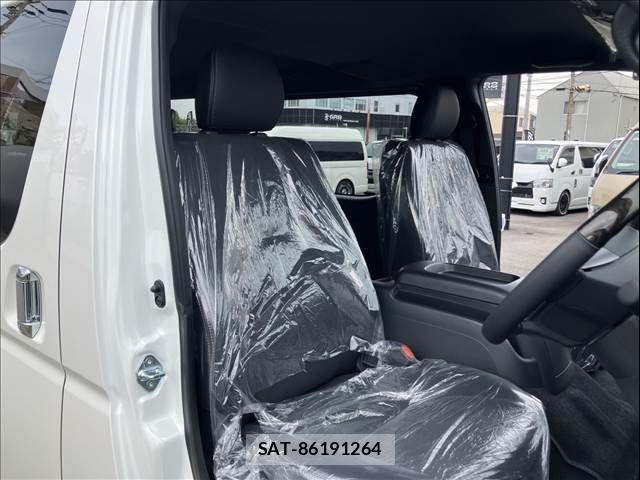Toyota HIACE VAN 2026-03 7226276-6