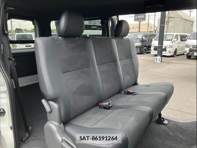 Toyota HIACE VAN 2026-03 7226276-7