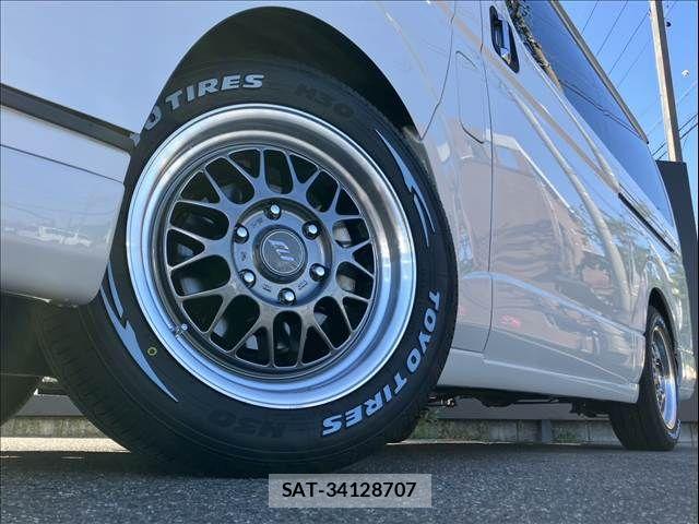 Toyota HIACE VAN 2025-08 7226273-9