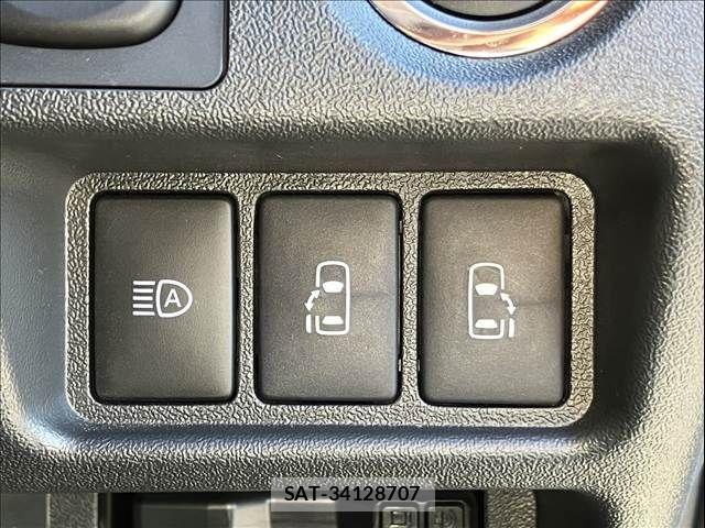 Toyota HIACE VAN 2025-08 7226273-17