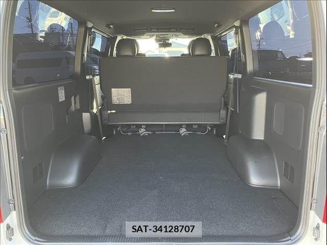Toyota HIACE VAN 2025-08 7226273-19
