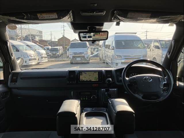 Toyota HIACE VAN 2025-08 7226273-3