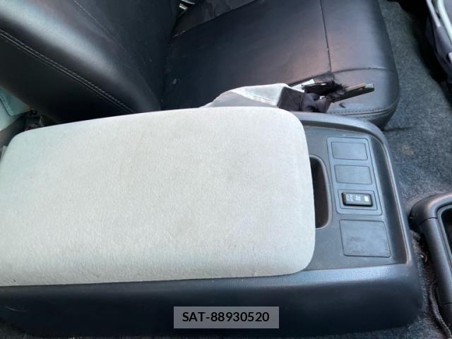 Toyota HIACE VAN 2000-10 7226197-23