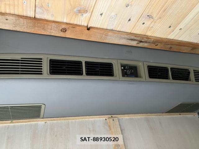 Toyota HIACE VAN 2000-10 7226197-8