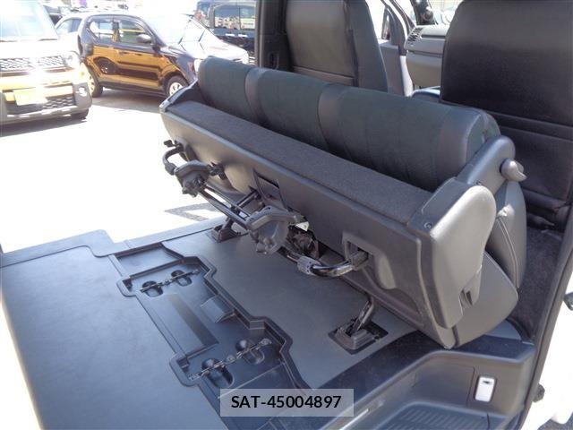 Toyota HIACE VAN 2021-05 7226245-22