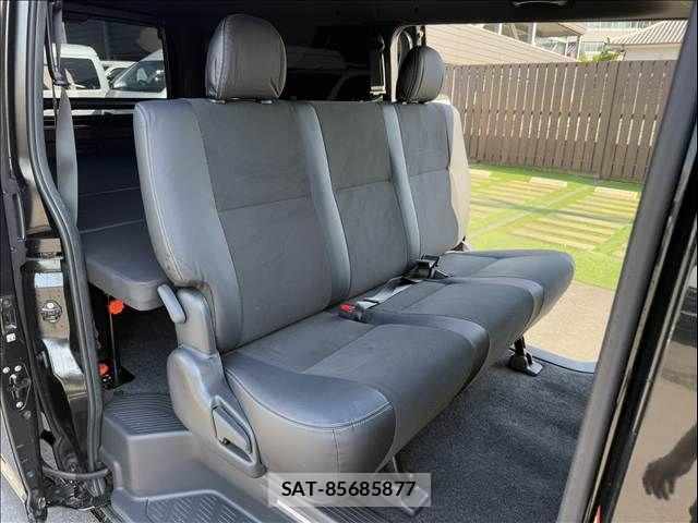 Toyota HIACE VAN 2023-10 7226263-9
