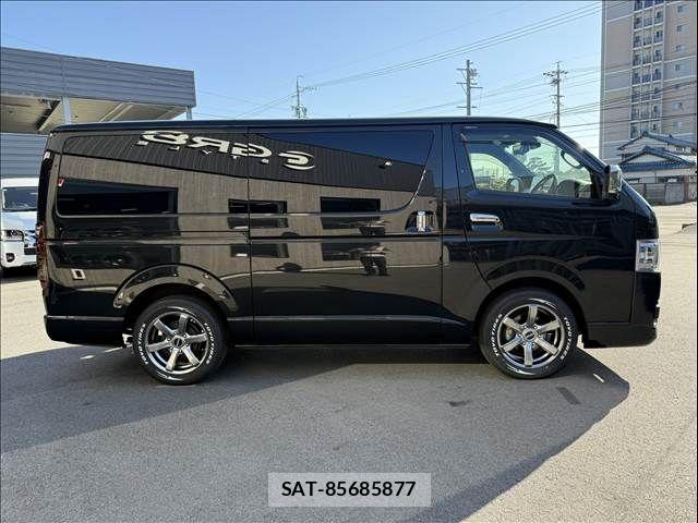 Toyota HIACE VAN 2023-10 7226263-12