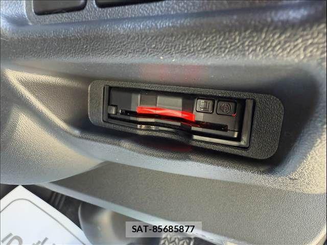 Toyota HIACE VAN 2023-10 7226263-17