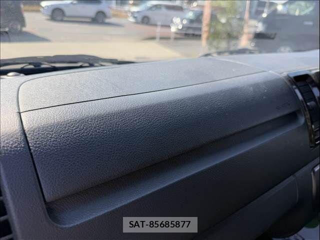 Toyota HIACE VAN 2023-10 7226263-18