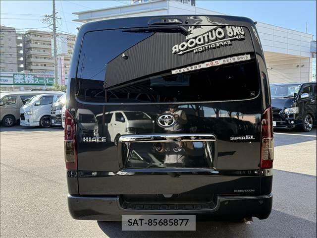Toyota HIACE VAN 2023-10 7226263-2