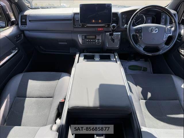 Toyota HIACE VAN 2023-10 7226263-3