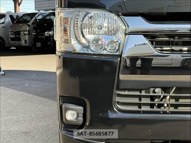 Toyota HIACE VAN 2023-10 7226263-4
