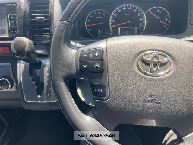Toyota HIACE VAN 2017-06 7218177-18