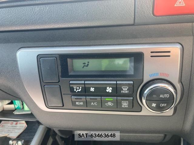 Toyota HIACE VAN 2017-06 7218177-23