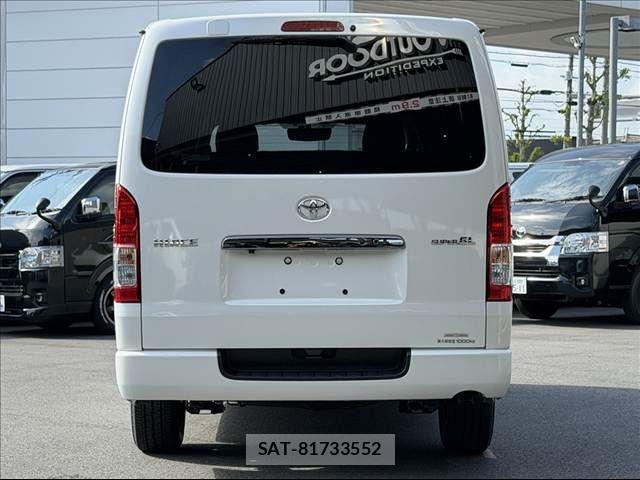 Toyota HIACE VAN 2023-02 7226262-2