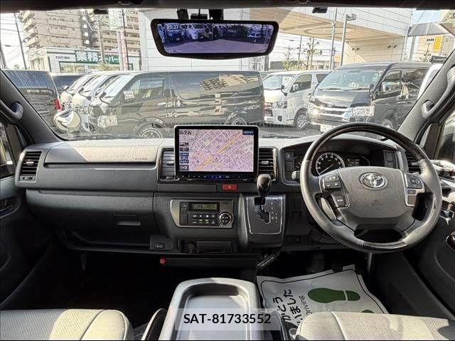 Toyota HIACE VAN 2023-02 7226262-3