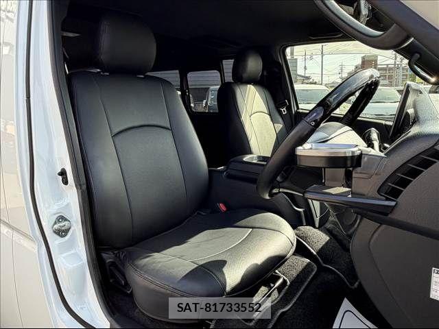 Toyota HIACE VAN 2023-02 7226262-8