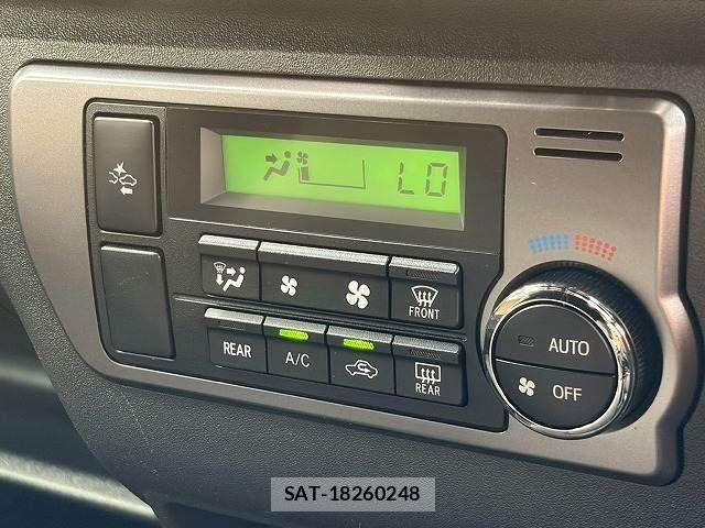 Toyota HIACE VAN 2020-05 7226233-11