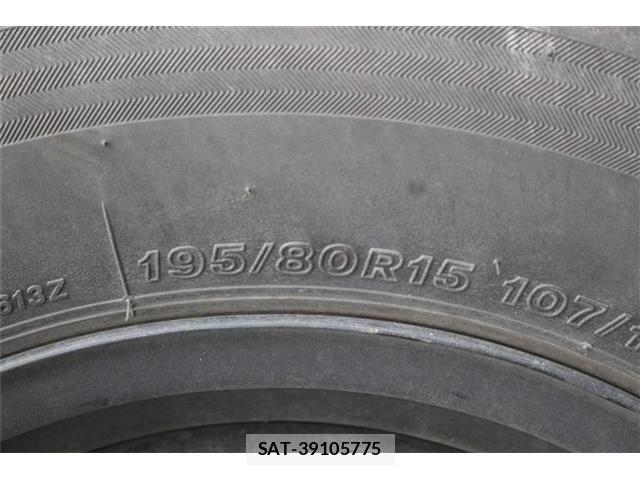 Toyota HIACE VAN 2022-04 7226256-26