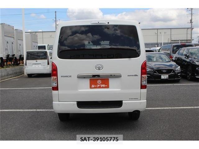 Toyota HIACE VAN 2022-04 7226256-3