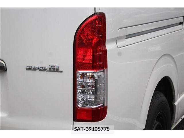 Toyota HIACE VAN 2022-04 7226256-7