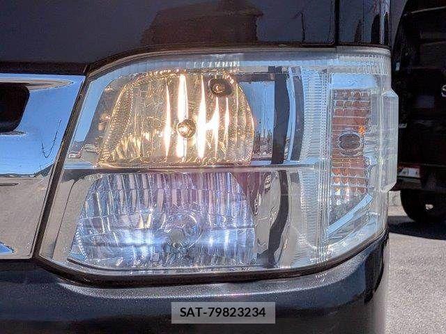 Toyota HIACE VAN 2011-09 7226208-10