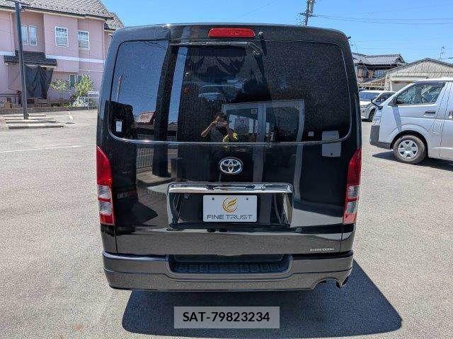 Toyota HIACE VAN 2011-09 7226208-17