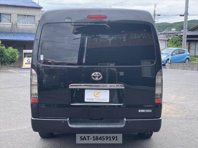Toyota HIACE VAN 2008-12 7226207-18