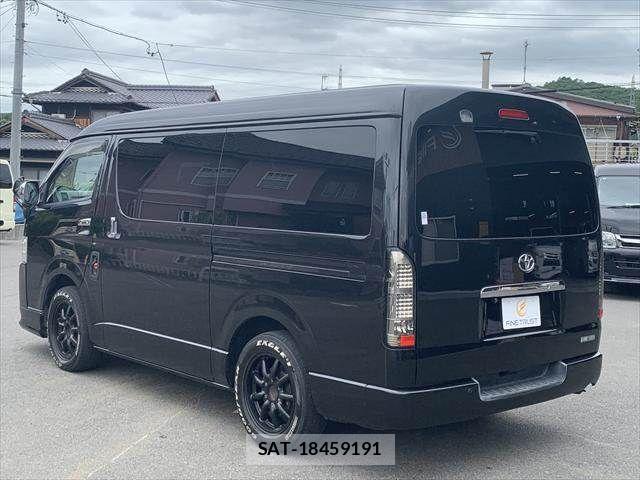 Toyota HIACE VAN 2008-12 7226207-19