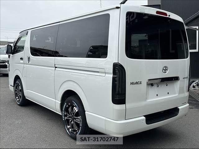 Toyota HIACE VAN 2023-11 7226266-15