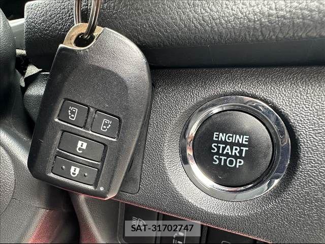 Toyota HIACE VAN 2023-11 7226266-18