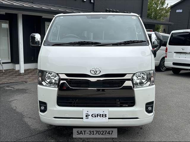 Toyota HIACE VAN 2023-11 7226266-1