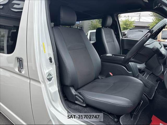 Toyota HIACE VAN 2023-11 7226266-6