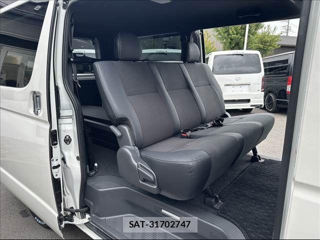 Toyota HIACE VAN 2023-11 7226266-7