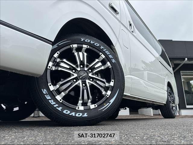 Toyota HIACE VAN 2023-11 7226266-8