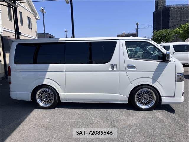 Toyota HIACE VAN 2022-12 7226259-12