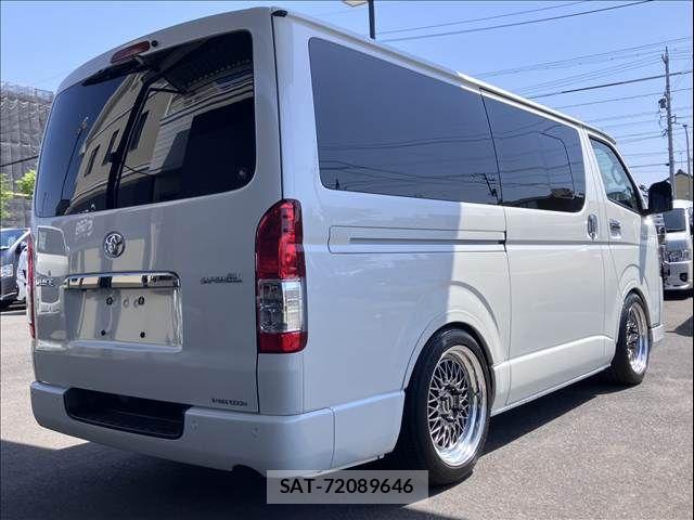 Toyota HIACE VAN 2022-12 7226259-14