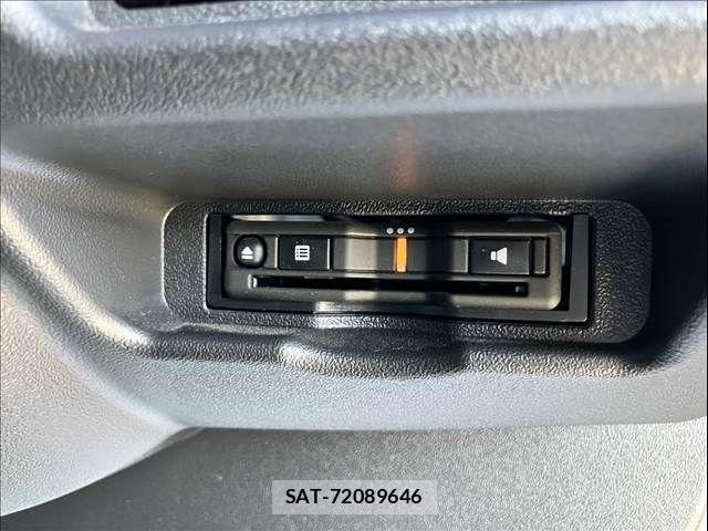Toyota HIACE VAN 2022-12 7226259-17