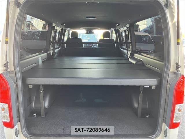 Toyota HIACE VAN 2022-12 7226259-19